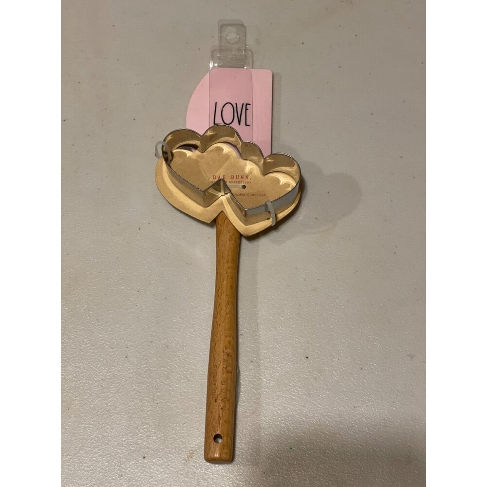 Rae Dunn Pink Spatula & Cookie Cutter Set 2pc‎